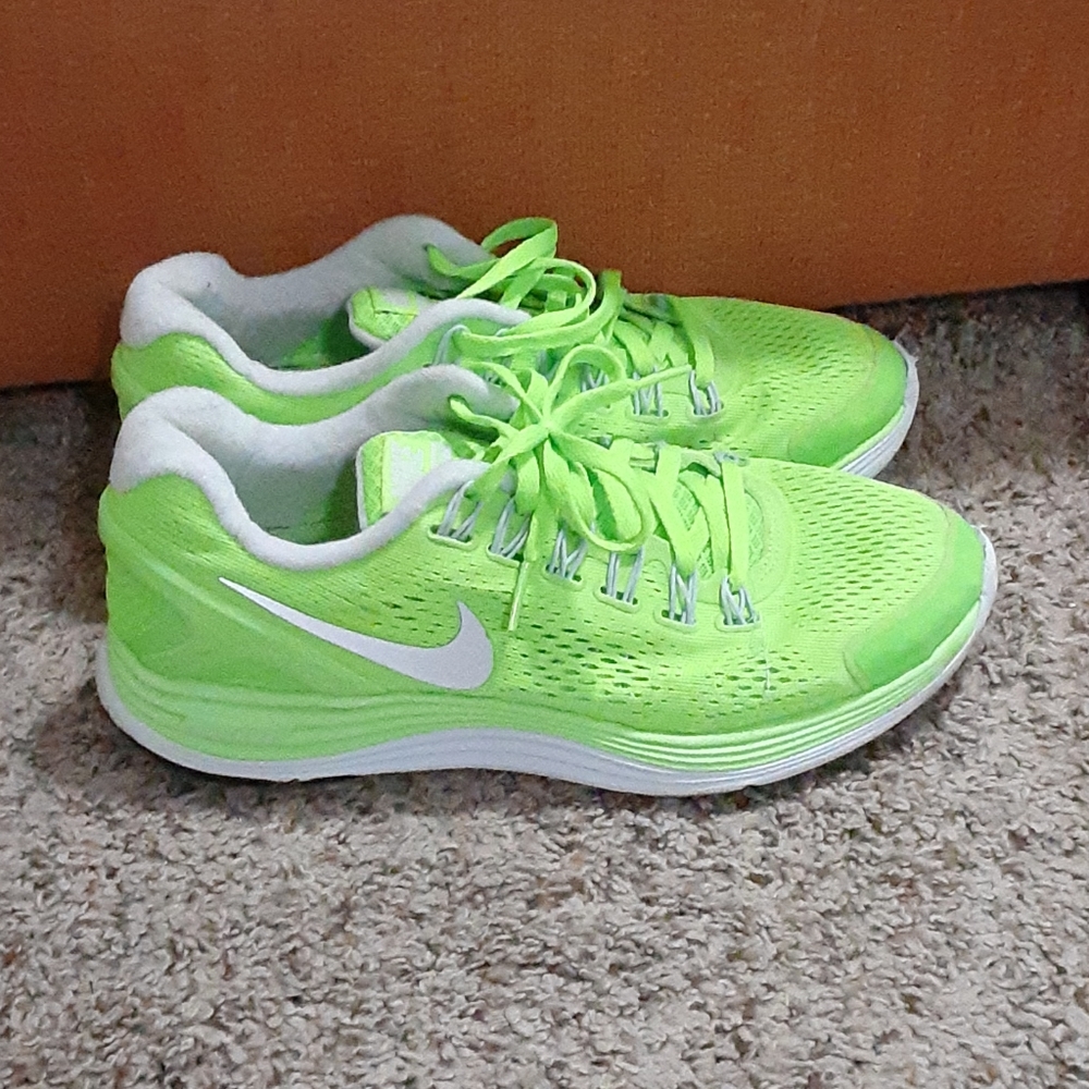 Nike lunarglide 4 size 7 fits women's 8.5